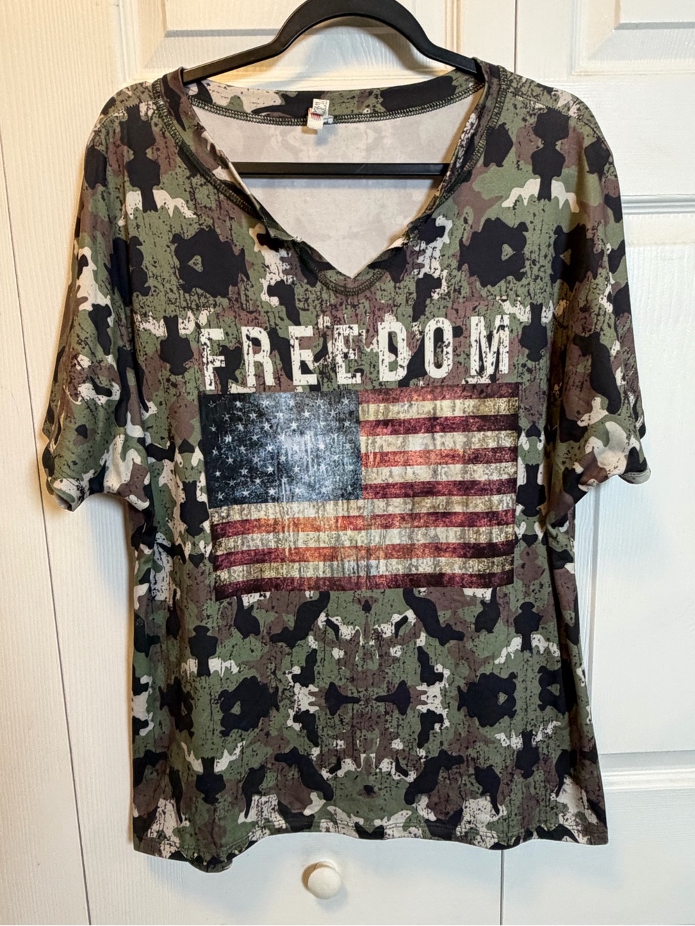 Liberty Wear Freedom American Flag Camo Graphic Tee Top 2XL Patriotic USA